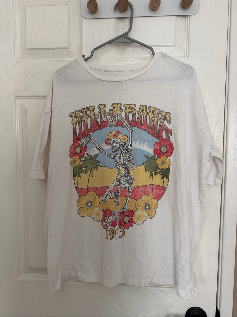 Billabong floral skeleton tee